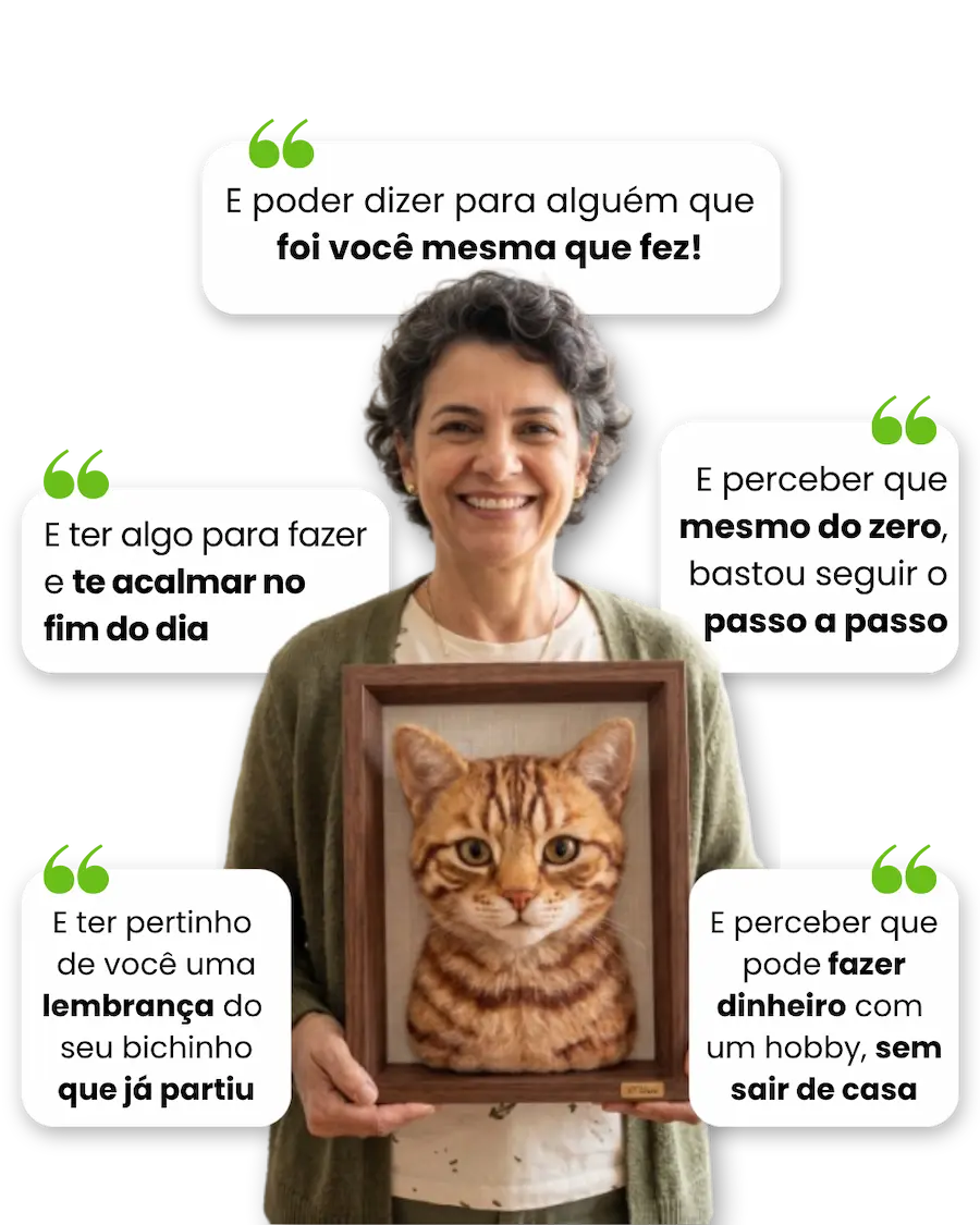 Mulher segurando seu gatinho em feltro finalizado